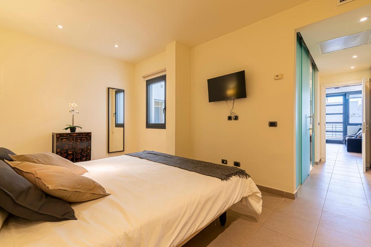 Luxury Holidays Suites, Playa De Los Cristianos Los Cristianos  Εξωτερικό φωτογραφία